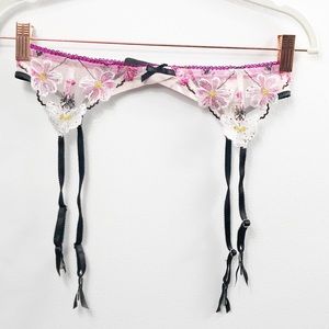 Victoria’s Secret Garter Belt